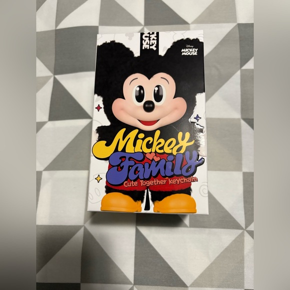POPMART Mickey Family Cute Together - Mickey - Picture 2 of 4